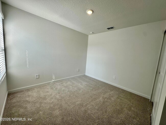 Building Photo - 166 Yellowstone Dr