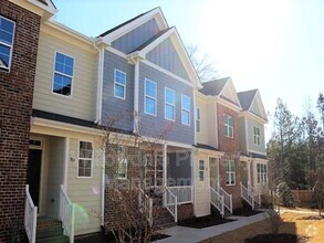 Building Photo - 904 Laurel Gate Dr