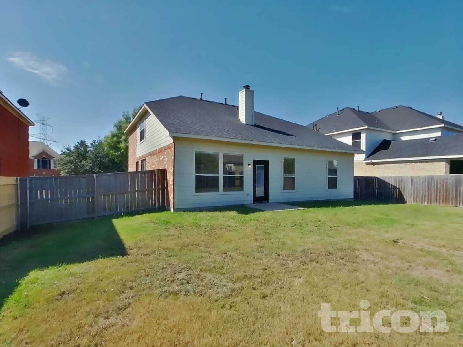 Building Photo - 704 Crockett Dr