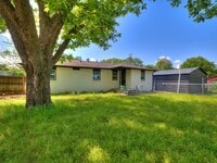 Building Photo - Great home, 4 bedrooms or 3+study, 1.5 bat...