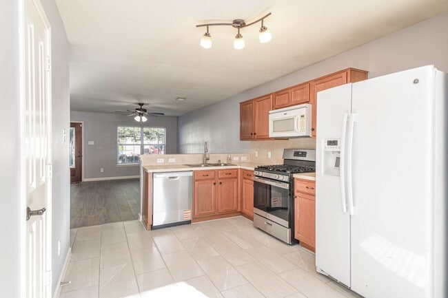 Building Photo - 8203 Nagy Hill St