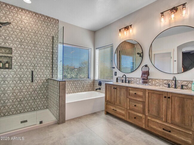 Building Photo - 4326 W Kenai Dr