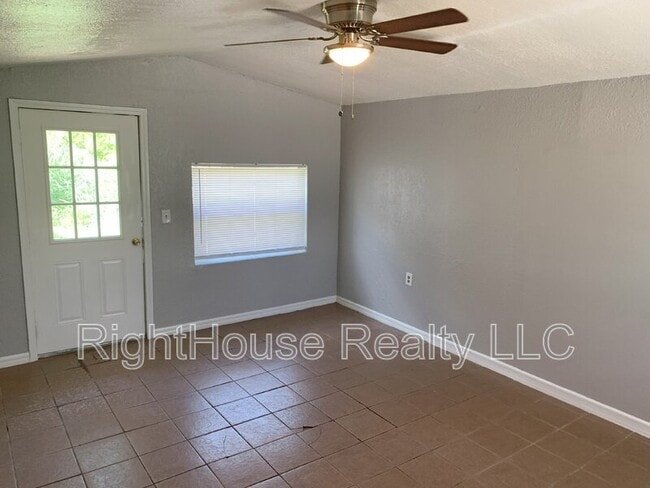 Building Photo - 135 2nd Eloise St N