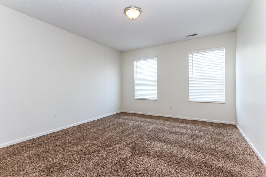 Building Photo - 10783 Standish Pl