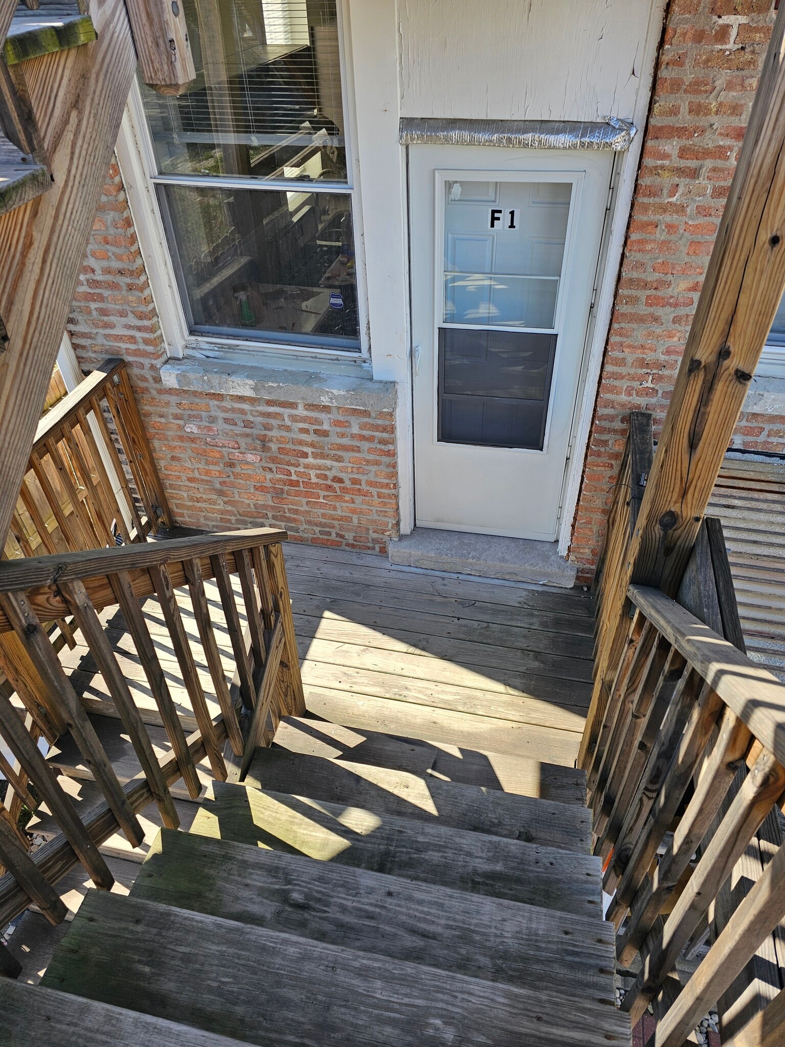 Building Photo - 719 S Central Park Ave