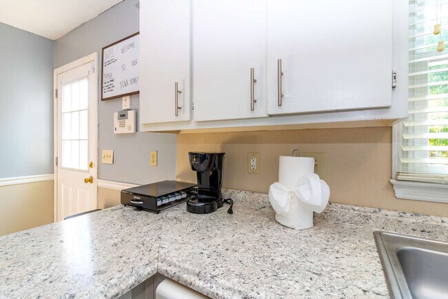 Building Photo - 1930 16th Ave