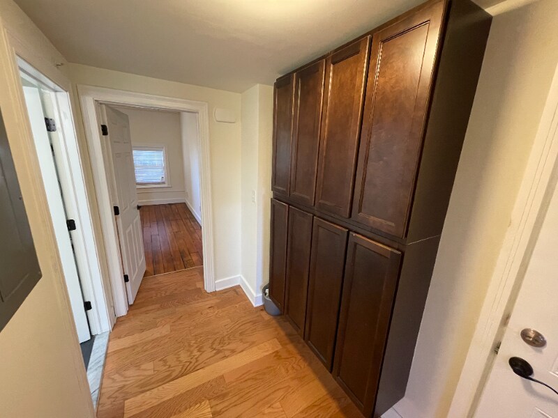 Building Photo - 33 S Lake Ave