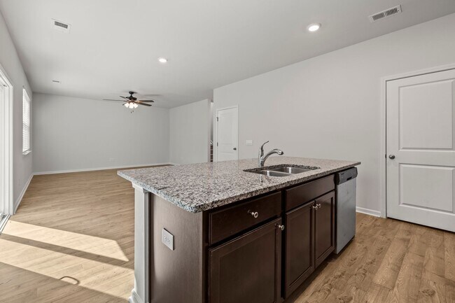 Building Photo - 4 Bedrooms Plus an Office on Cul De Sac