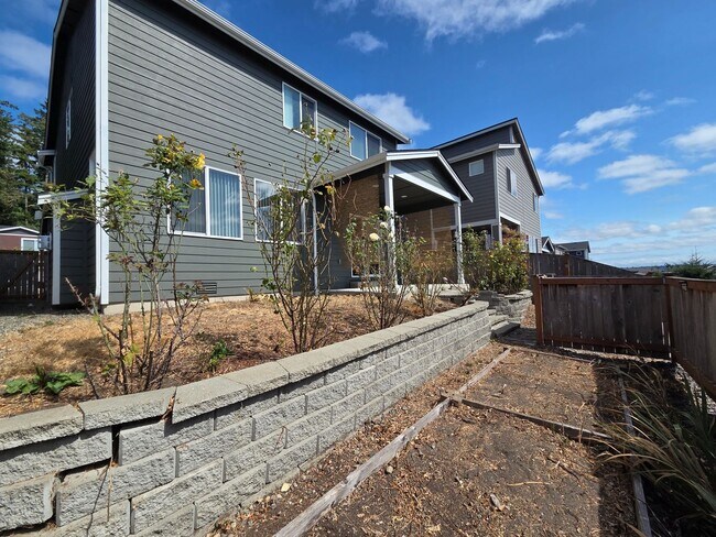 Building Photo - 5151 Sophie St