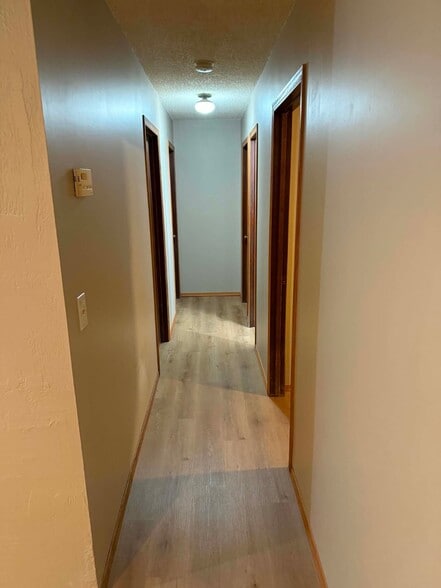 Building Photo - 208 N Marlen Ct