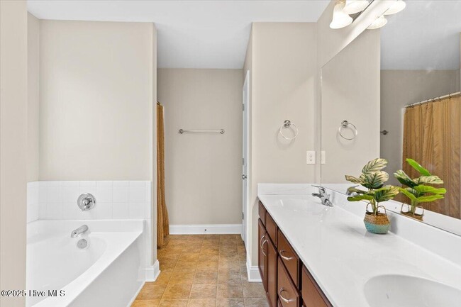 Building Photo - 1044 Slater Way