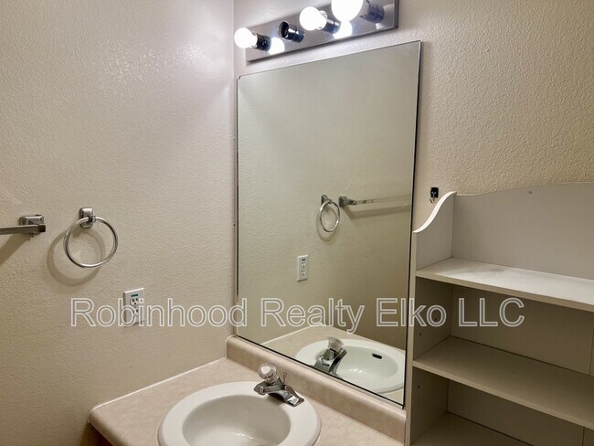 Building Photo - 315 Spring Creek Pkwy