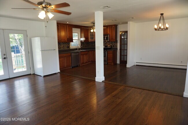 Building Photo - 1385 W Veterans Hwy