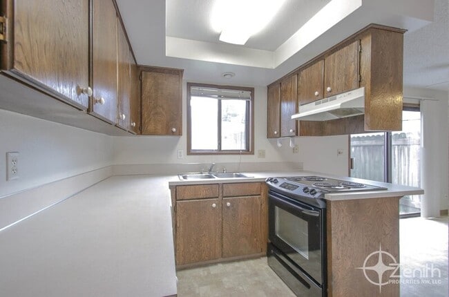 Building Photo - 2920 NE 86th Ave