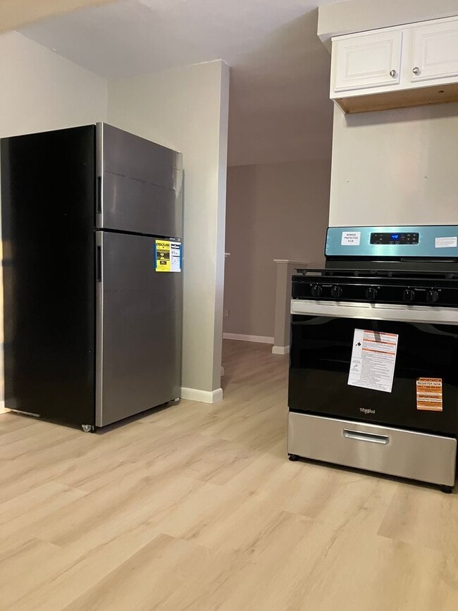 Building Photo - Clay/Cicero area 3 bedroom, 2 bath spit level ranch