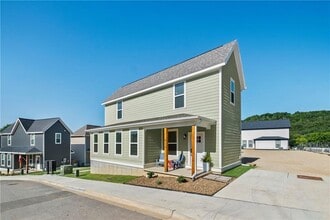 Building Photo - 913 S Wichita Ave