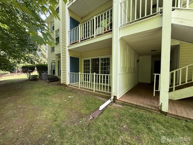 Building Photo - 95 Sapphire Ln