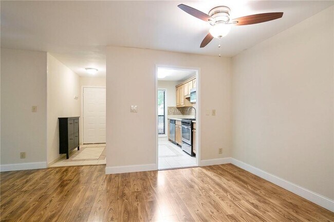 Building Photo - 408 River Run Dr