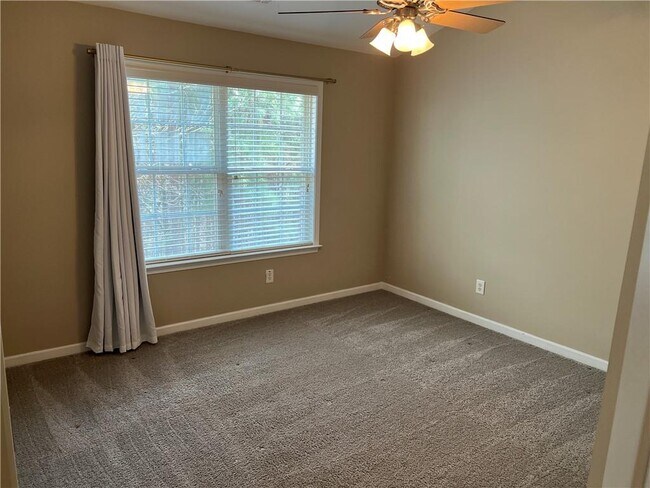 Building Photo - 3338 Castleberry Village Cir