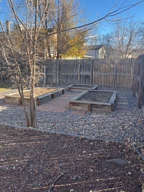 Building Photo - 16570 E Dickenson Pl