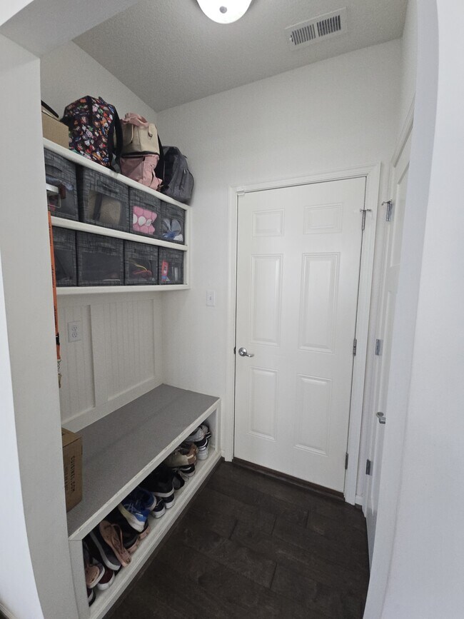 Building Photo - 1129 Flower St