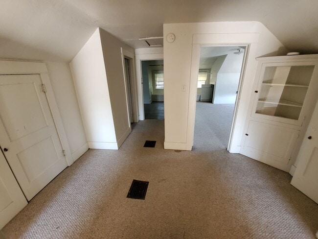 Building Photo - *Move In Special, Free Month of Rent! (See ad for details)*5 Bedroom House on OSU Campus!