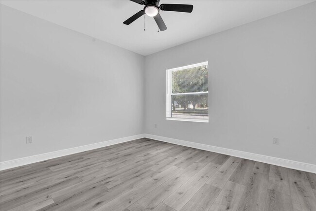 Building Photo - 705 S Orange Ave