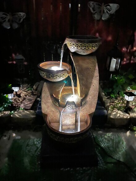Water fountain is great to hear when relaxing - 6423 N Claremont Ave