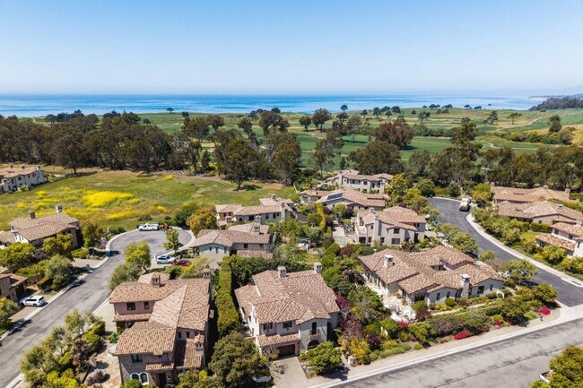 Building Photo - The Bluff's Coastal Living 3 bdrm Luxury Home