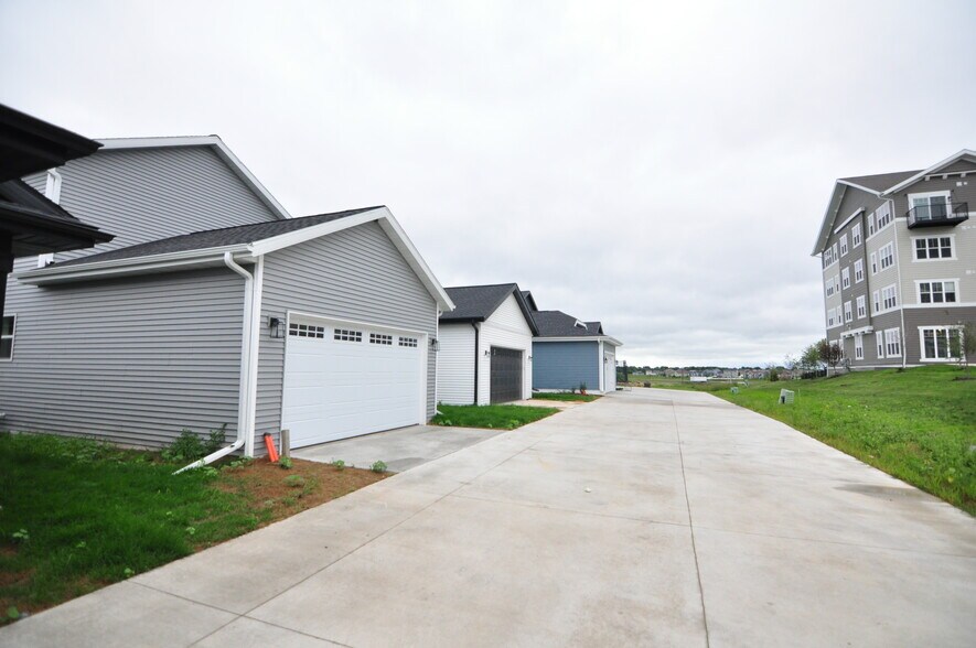 Building Photo - 2714 Bomani Dr