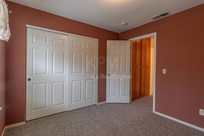 Building Photo - 1106 Klemeyer Cir