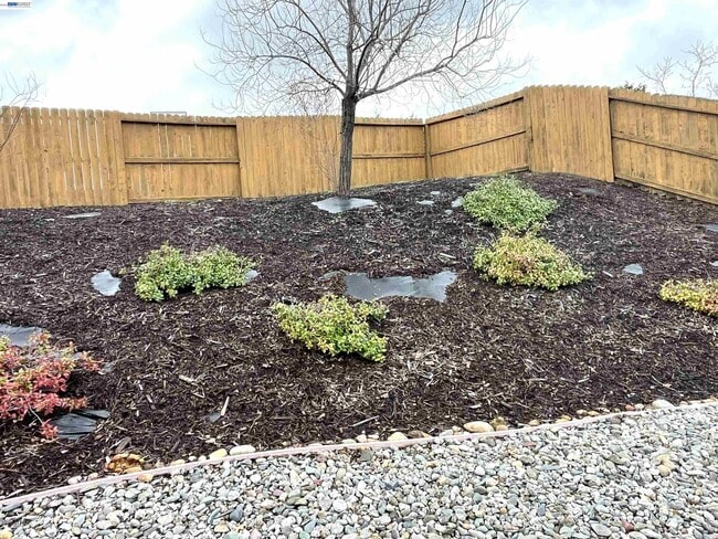 Building Photo - 358 Reddington Dr