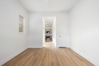 Building Photo - 5313 Reiger Ave