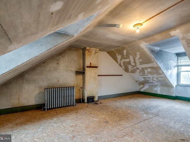 Building Photo - 524 Howard Ave