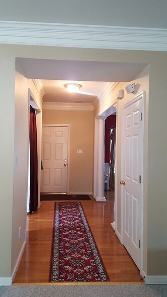 Entry Hallway - 10913 Brunson Way