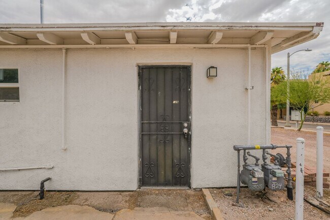 Building Photo - 428 N Norris Ave