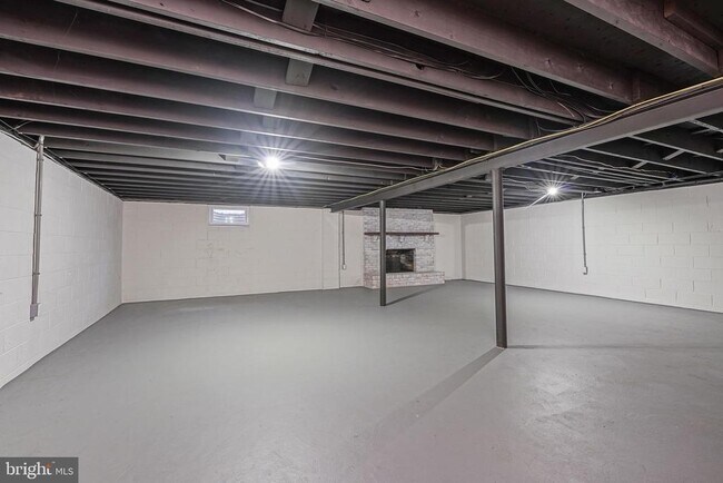 Building Photo - 123 Thies Rd