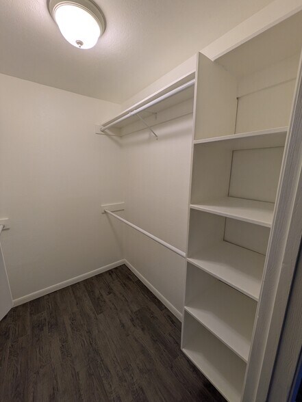 Building Photo - 2938 N 61st Pl Unit 135