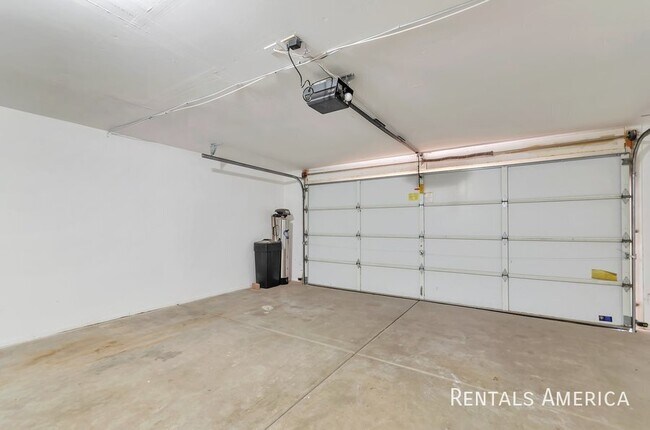 Building Photo - 9616 E Banbridge St