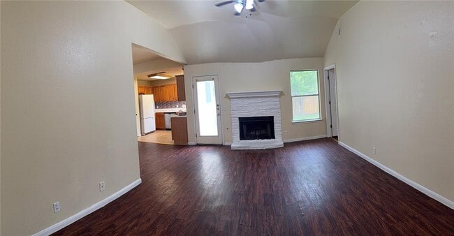 Building Photo - 14517 Oliphant St