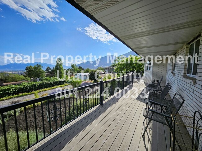 Building Photo - Elk Ridge Home with Unobstructed Valley Views