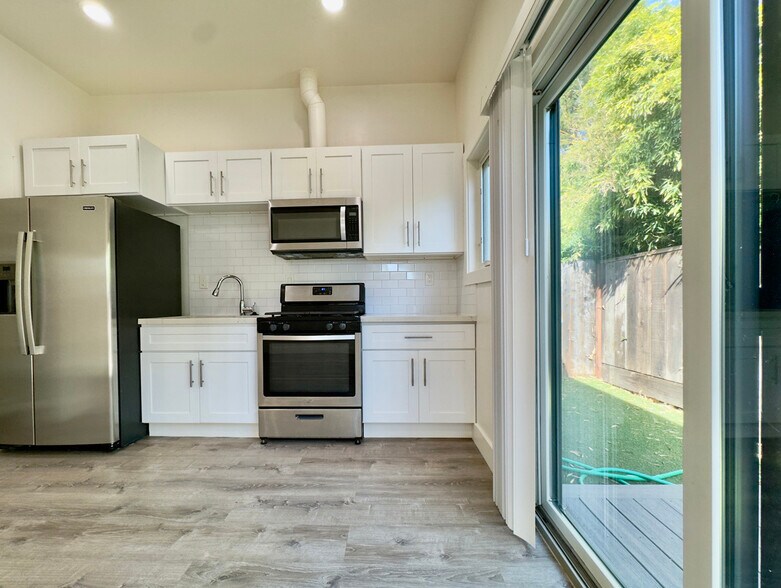 Building Photo - 1038 62nd St