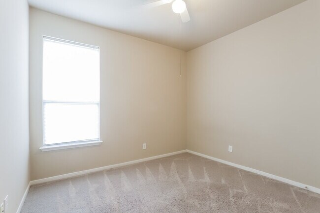 Building Photo - 22035 Willow Downs Dr