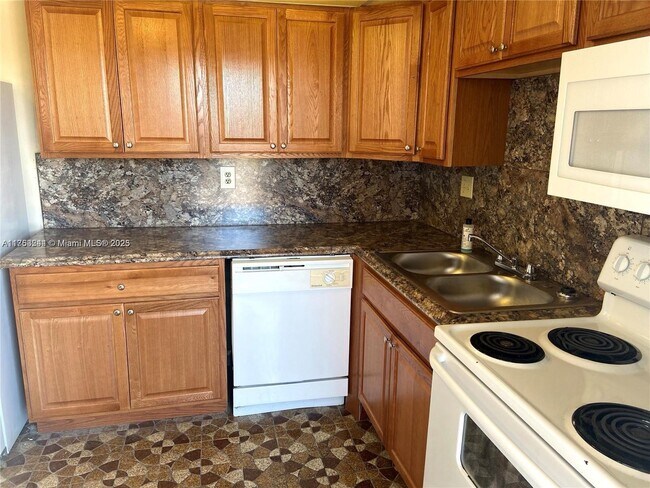 Building Photo - 14170 SW 84th St