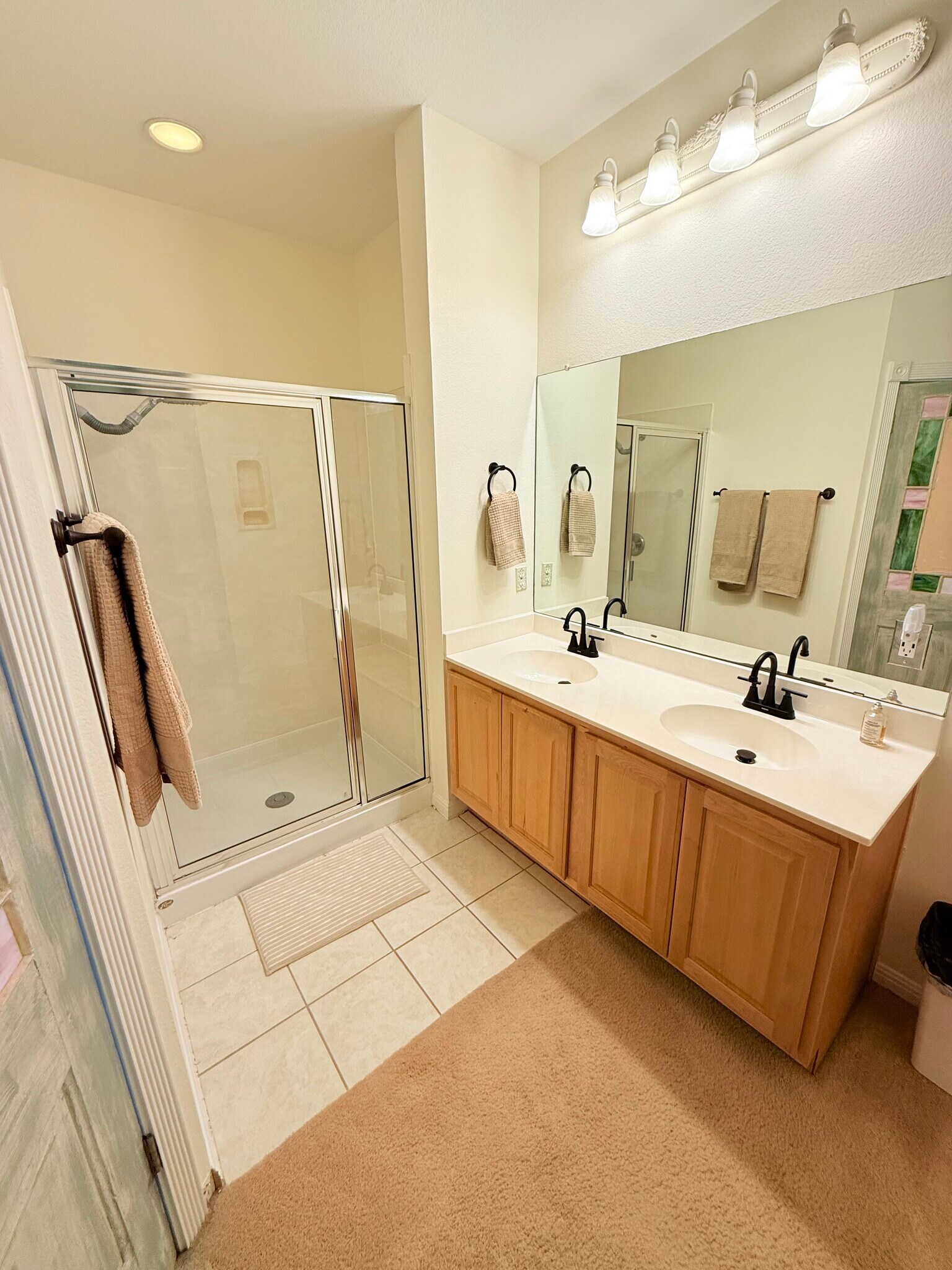 Master Bathroom - 584 Rockhurst St