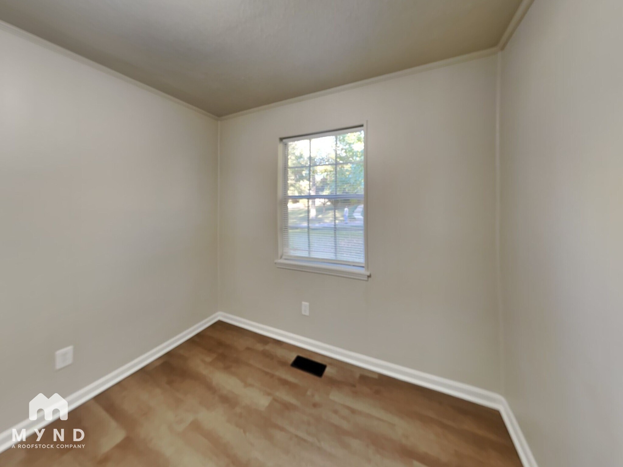 Building Photo - 713 Kingman Rd
