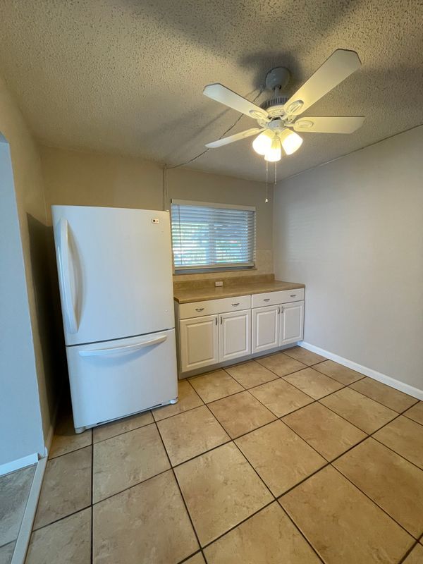 Building Photo - 3451 NE 13th Ave