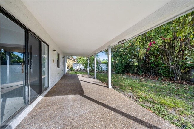 Building Photo - 2216 Amesbury Ct