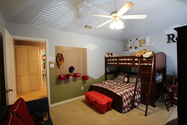 Building Photo - Lease Takeover Opportunity Available: Stun...