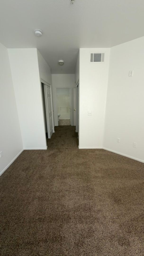 Building Photo - 7115 S Durango Dr